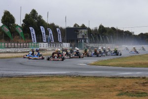 The X30 field race into turn one in Geelong (Pic: Coopers Photography)